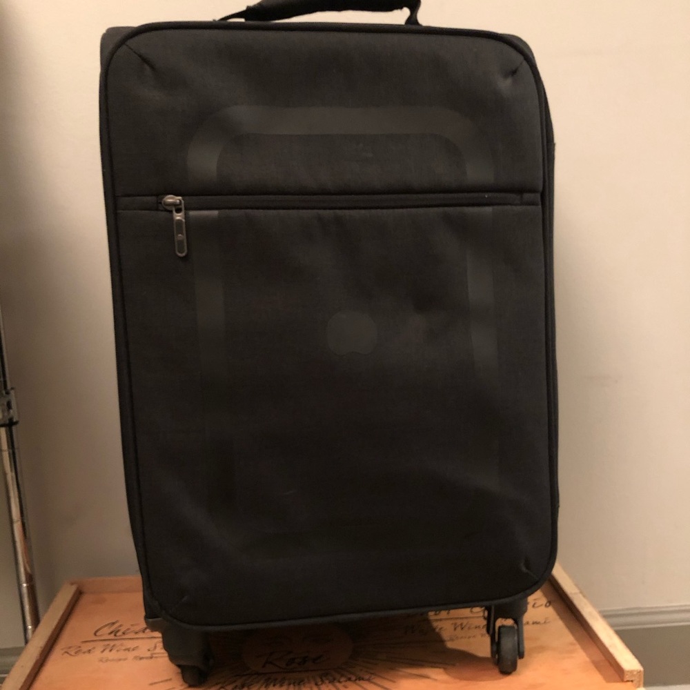 Delsey Paris Rolling Carry On